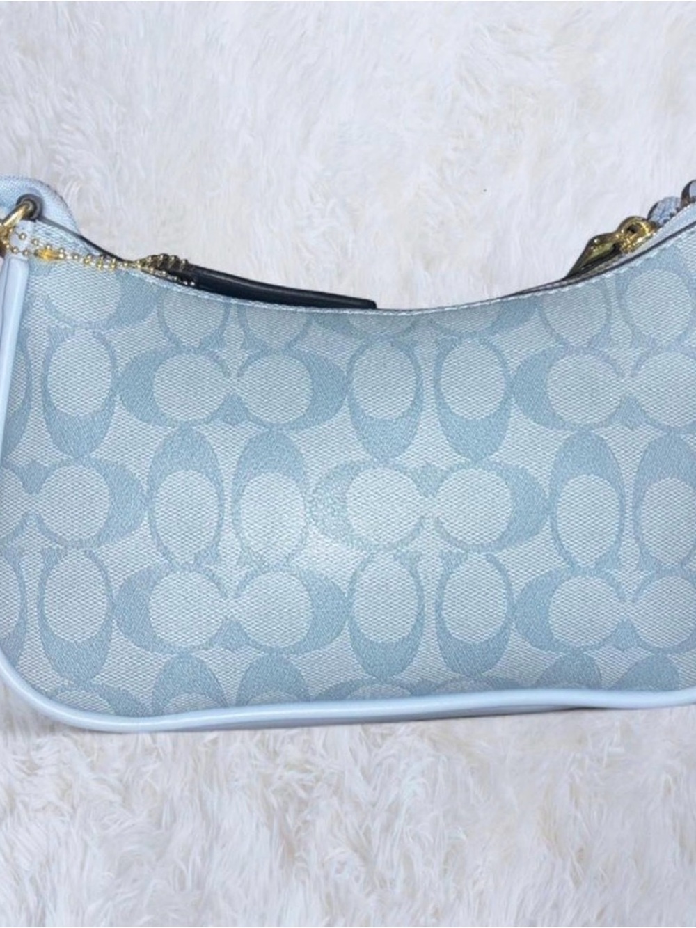 Coach Signature Shoulder Bag in Pale Blue with White Trim - Picture 3 of 8